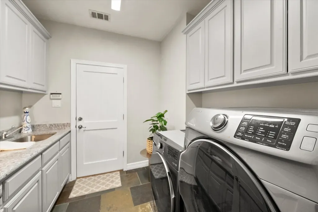 2111 Castle View Road Mansfield TX 76063