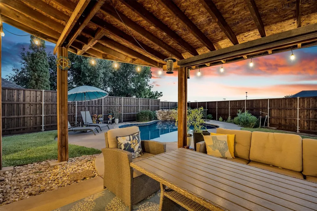 3837 Erath Drive Carrollton TX 75010