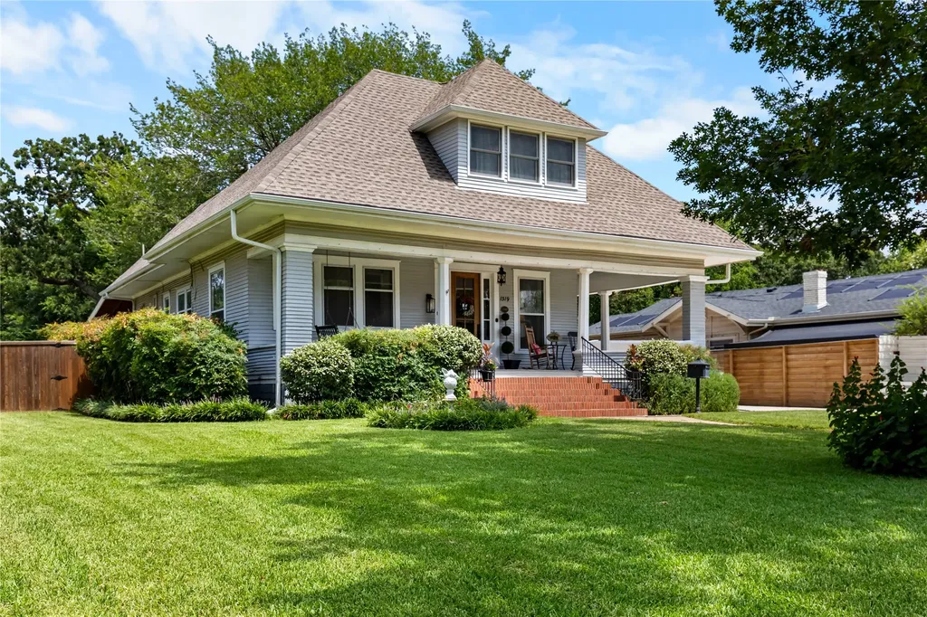 1319 S Crockett Street Sherman TX 75090
