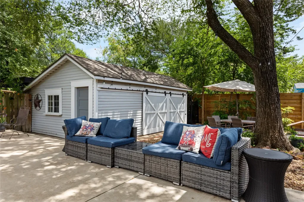 1319 S Crockett Street Sherman TX 75090