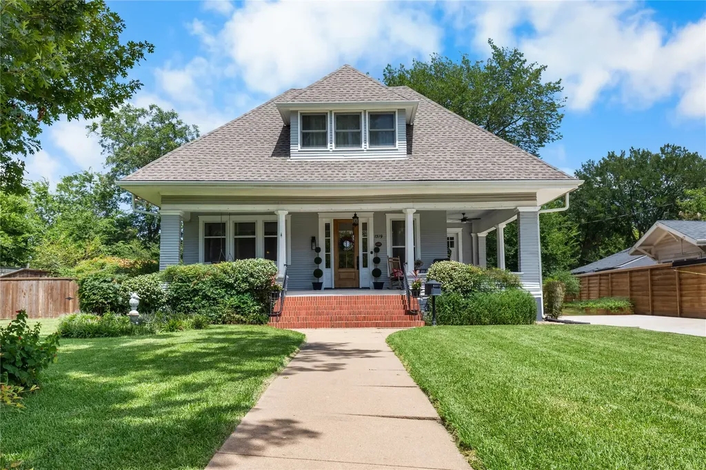 1319 S Crockett Street Sherman TX 75090