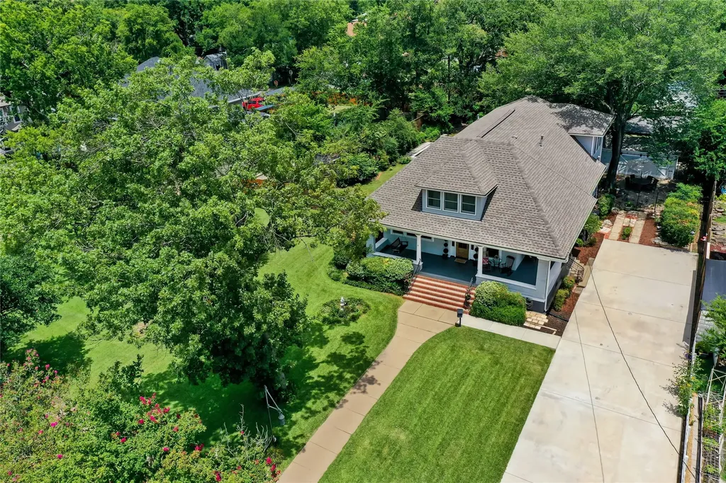 1319 S Crockett Street Sherman TX 75090