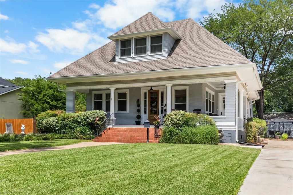 1319 S Crockett Street Sherman TX 75090
