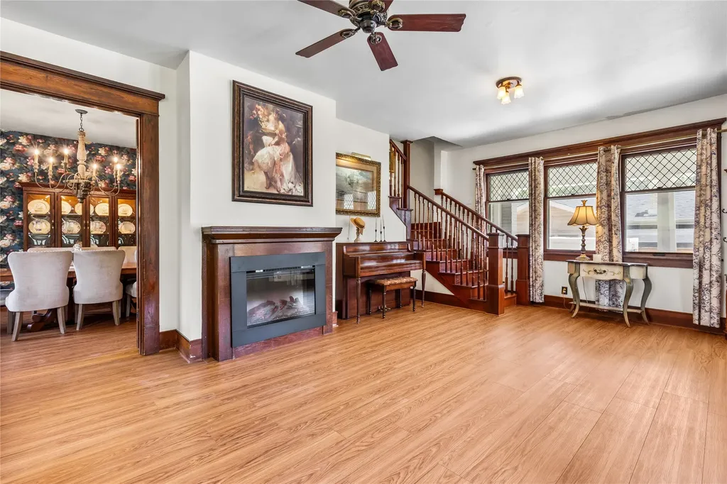 1319 S Crockett Street Sherman TX 75090