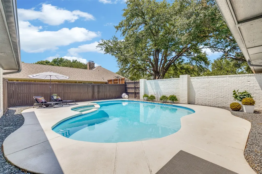 6626 Harvest Glen Drive Dallas TX 75248