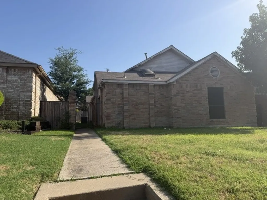 2525 W Oakdale Road Irving TX 75060