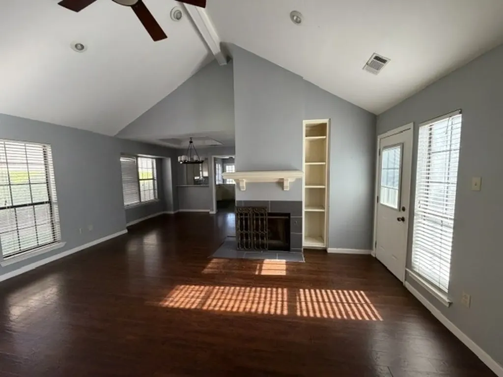 2525 W Oakdale Road Irving TX 75060