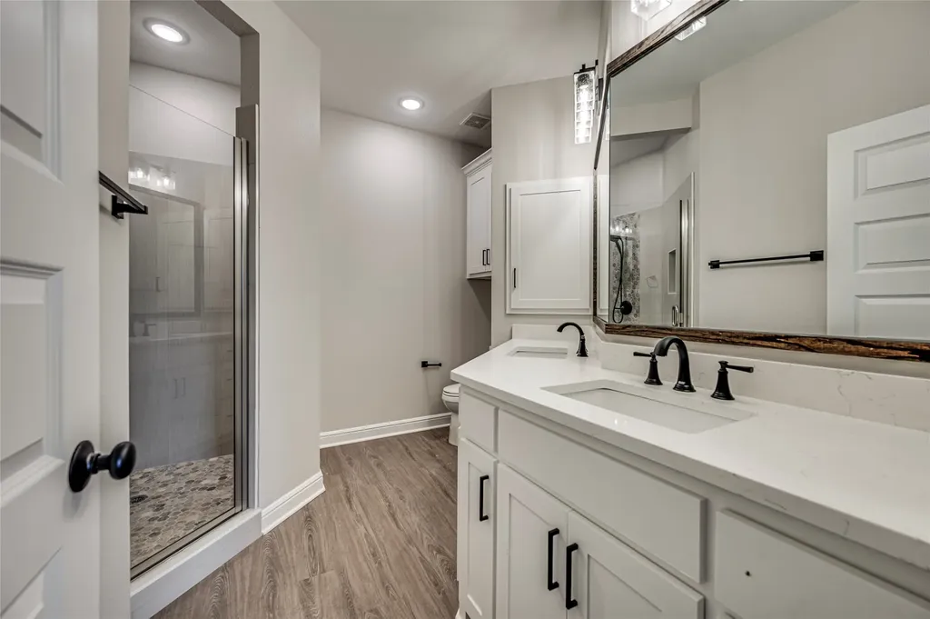 8243 Heritage Glen Drive Red Oak TX 75154