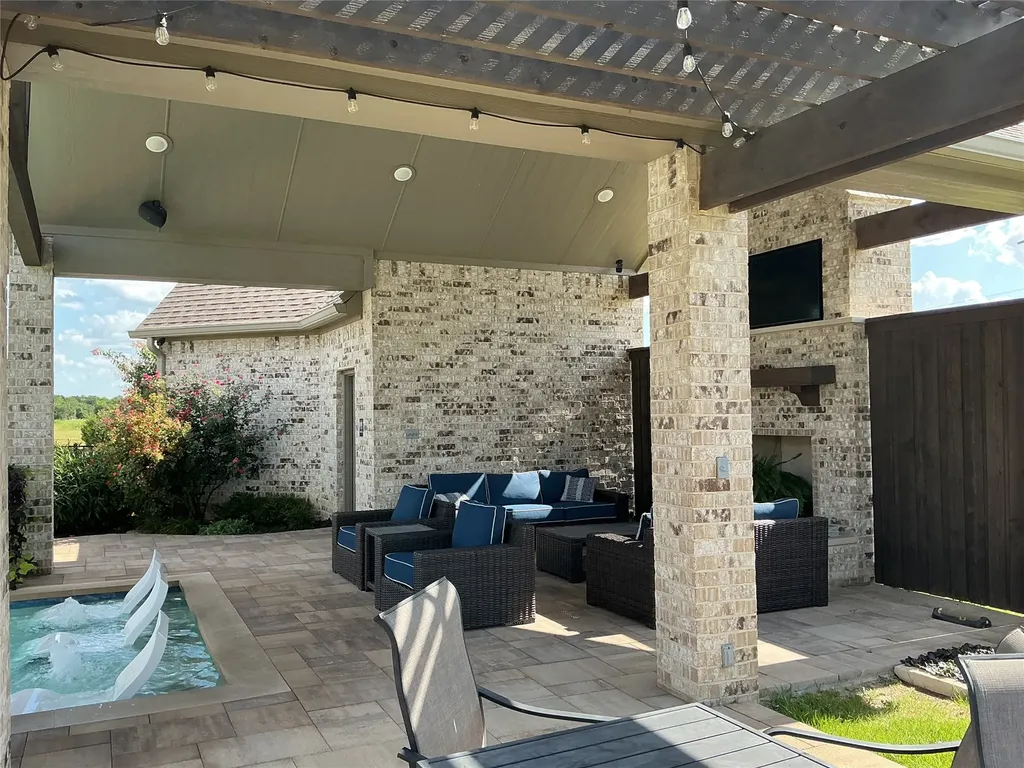 8243 Heritage Glen Drive Red Oak TX 75154