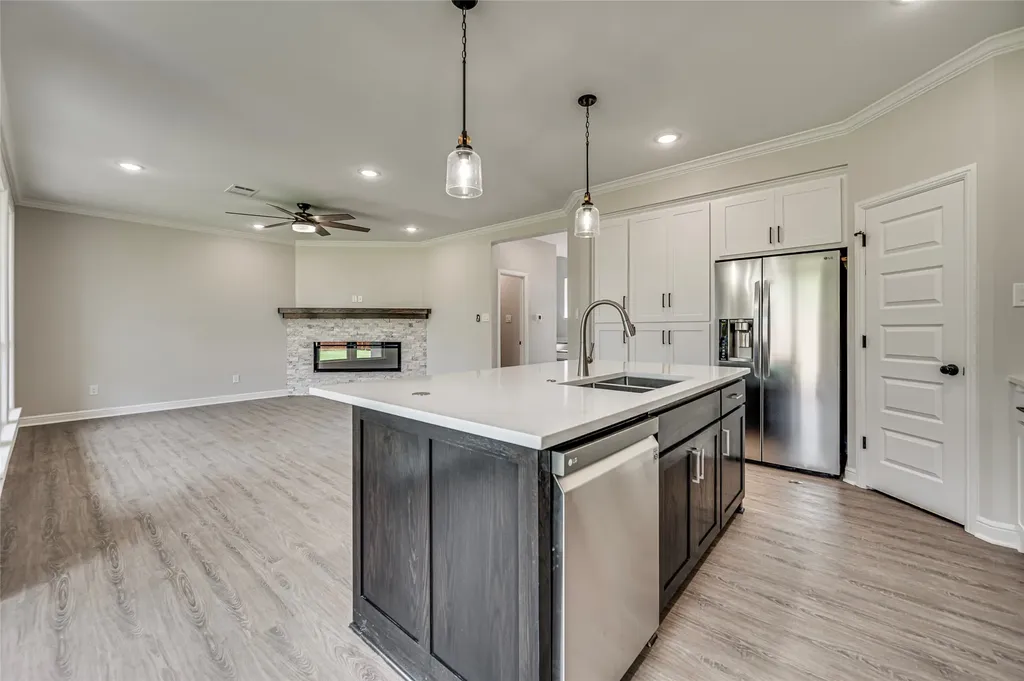 8243 Heritage Glen Drive Red Oak TX 75154