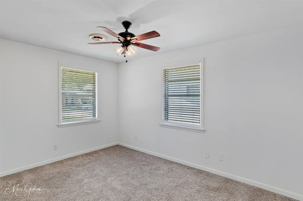 2037 Shadywood Lane Shreveport LA 71105