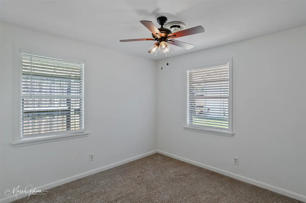 2037 Shadywood Lane Shreveport LA 71105