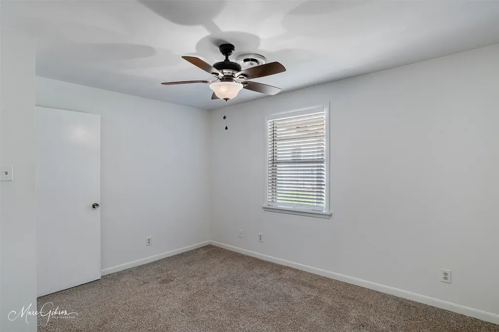 2037 Shadywood Lane Shreveport LA 71105