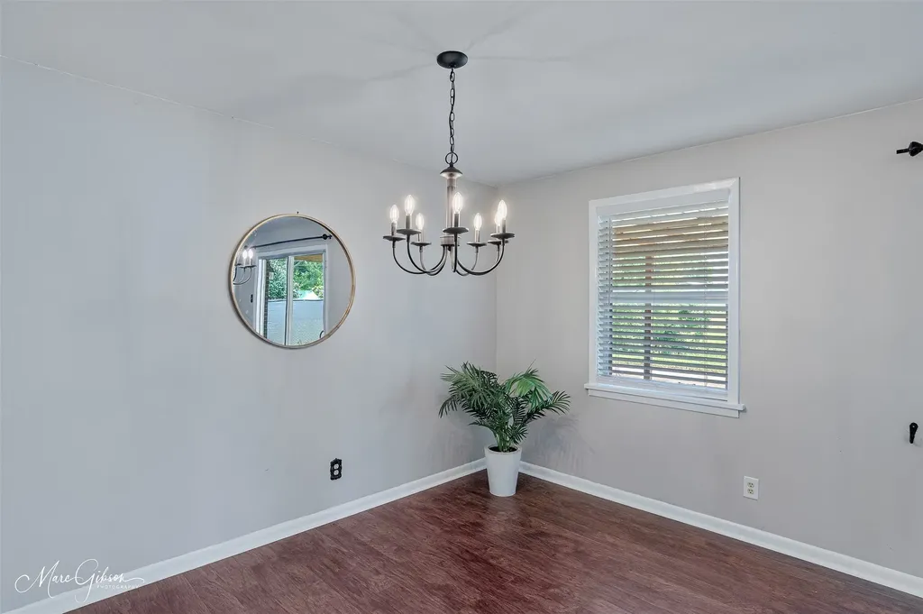 2037 Shadywood Lane Shreveport LA 71105