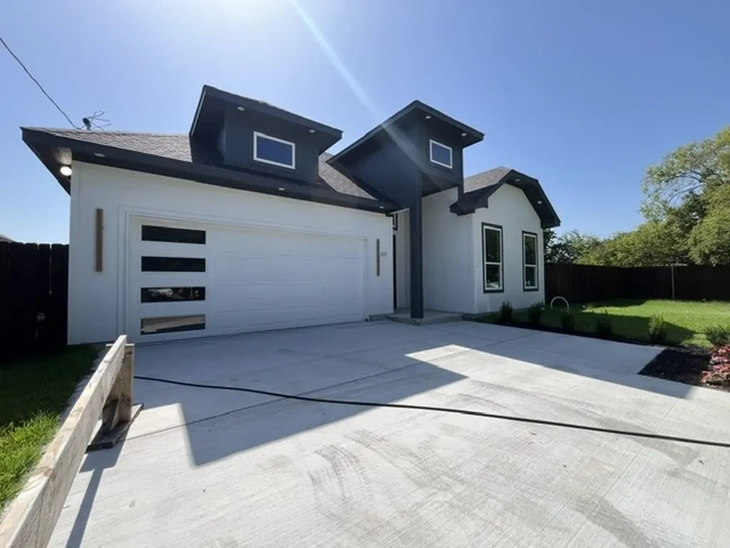 117 Leatherwood Street Waxahachie TX 75165