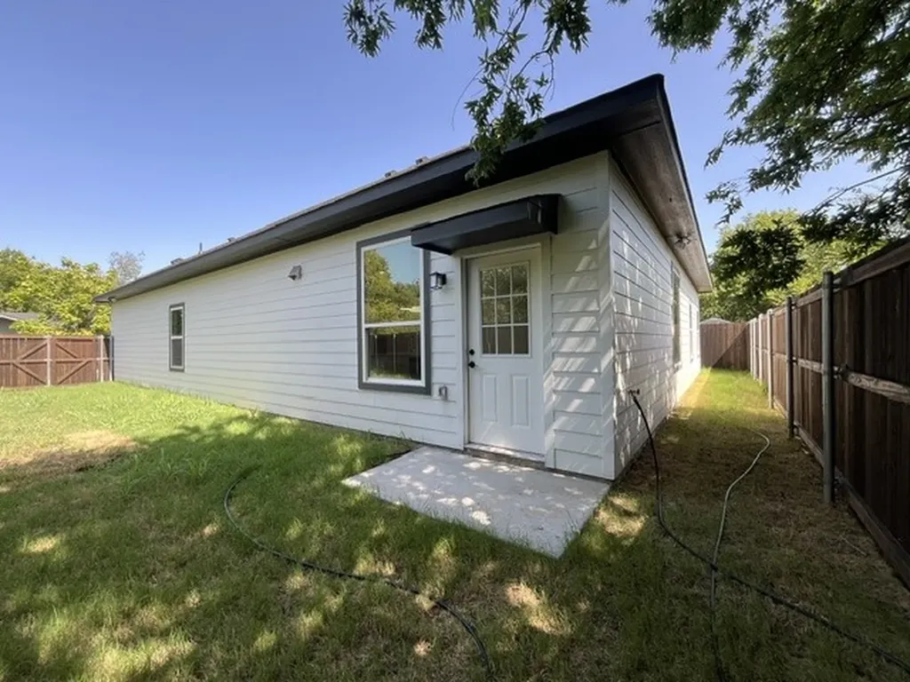 117 Leatherwood Street Waxahachie TX 75165