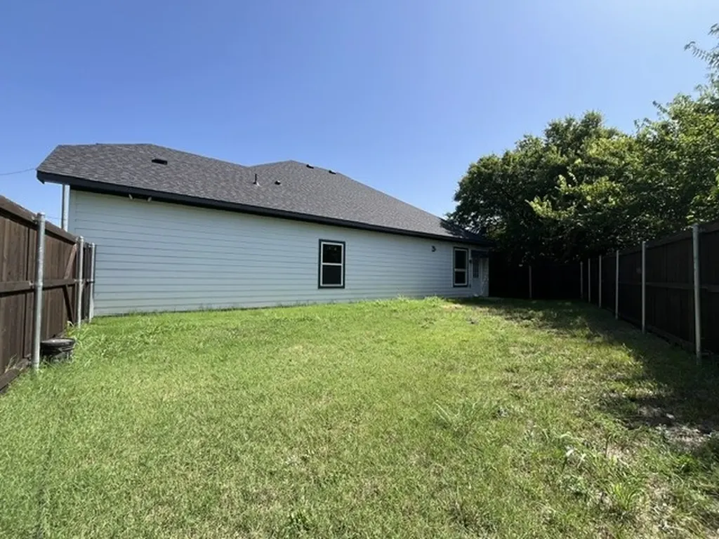 117 Leatherwood Street Waxahachie TX 75165