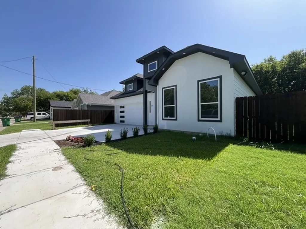 117 Leatherwood Street Waxahachie TX 75165