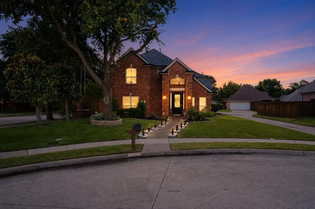 10201 Perkins Drive Irving TX 75063