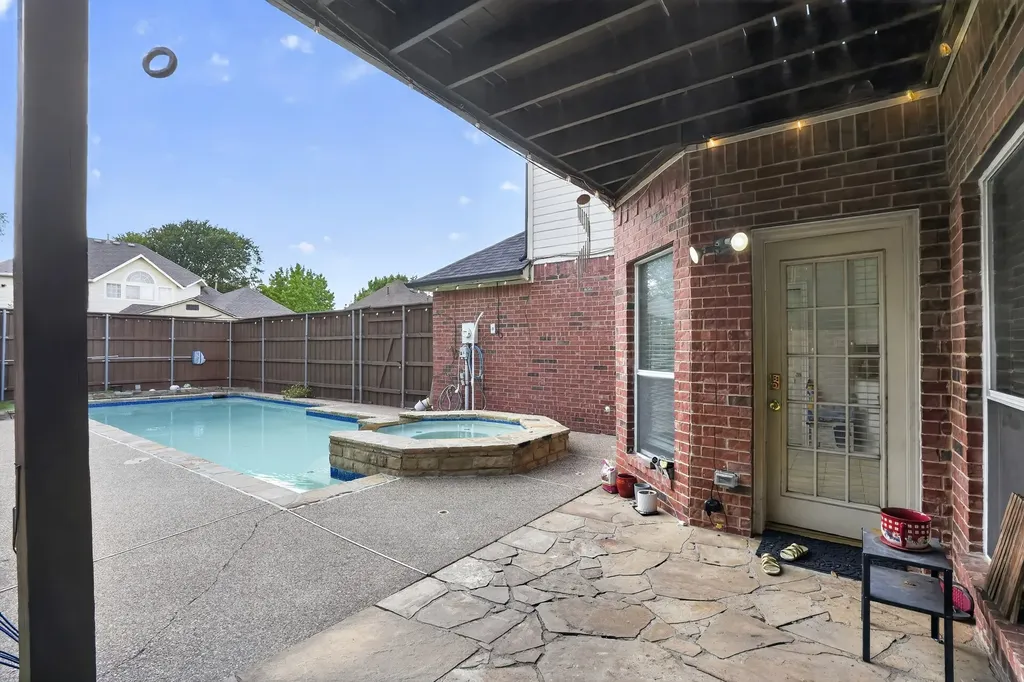 10201 Perkins Drive Irving TX 75063