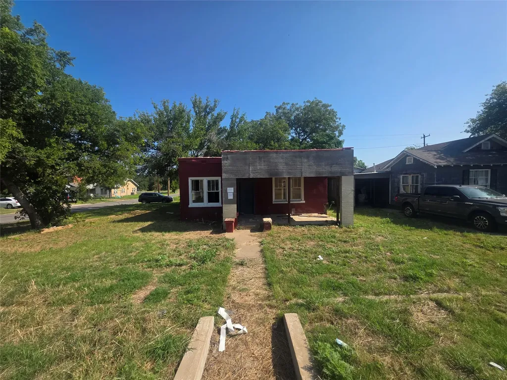 1100 E Walker Street Breckenridge TX 76424