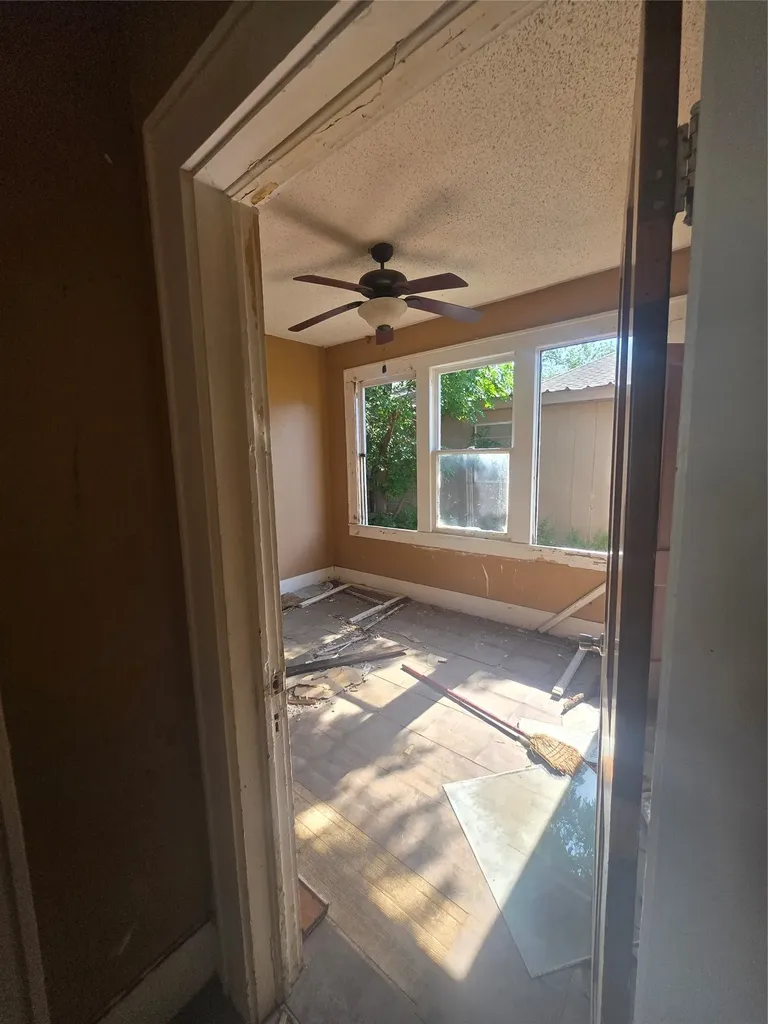 1100 E Walker Street Breckenridge TX 76424
