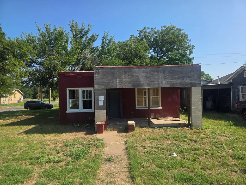 1100 E Walker Street Breckenridge TX 76424