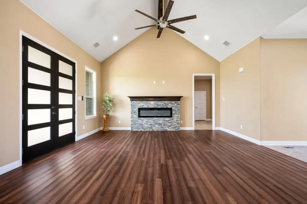 350 Farrar Road Waxahachie TX 75165
