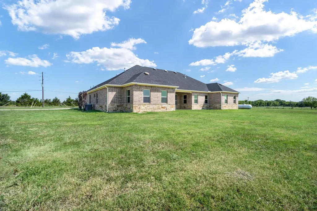 350 Farrar Road Waxahachie TX 75165