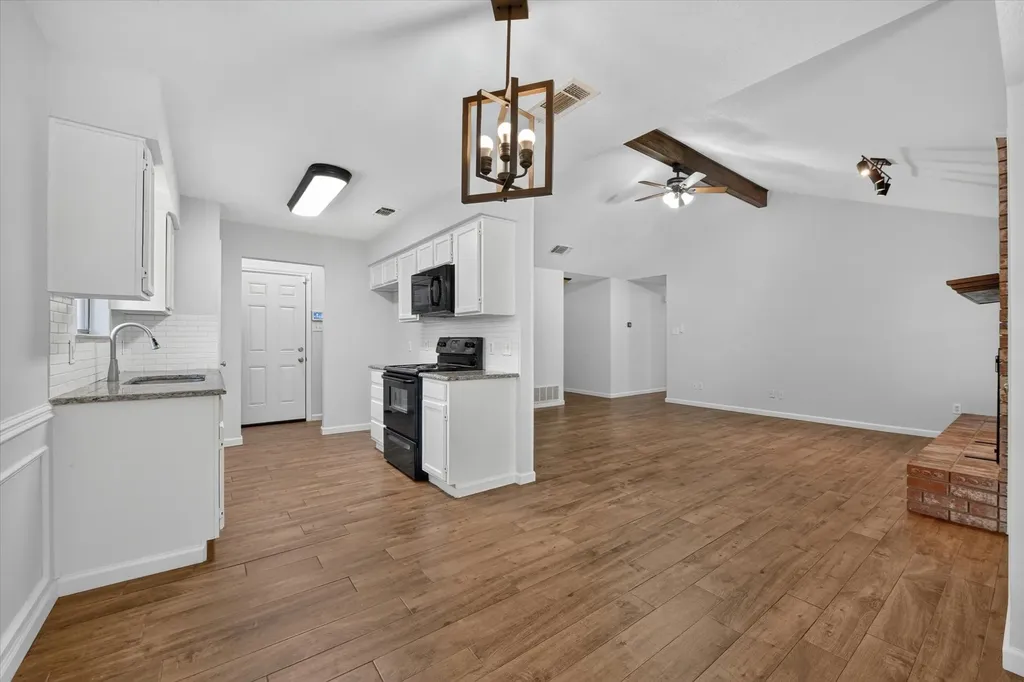 2409 Poppy Lane Euless TX 76039