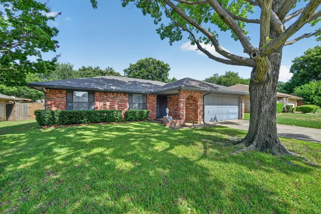 2409 Poppy Lane Euless TX 76039