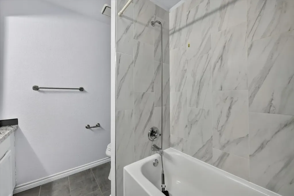 2409 Poppy Lane Euless TX 76039