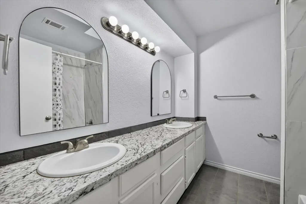 2409 Poppy Lane Euless TX 76039