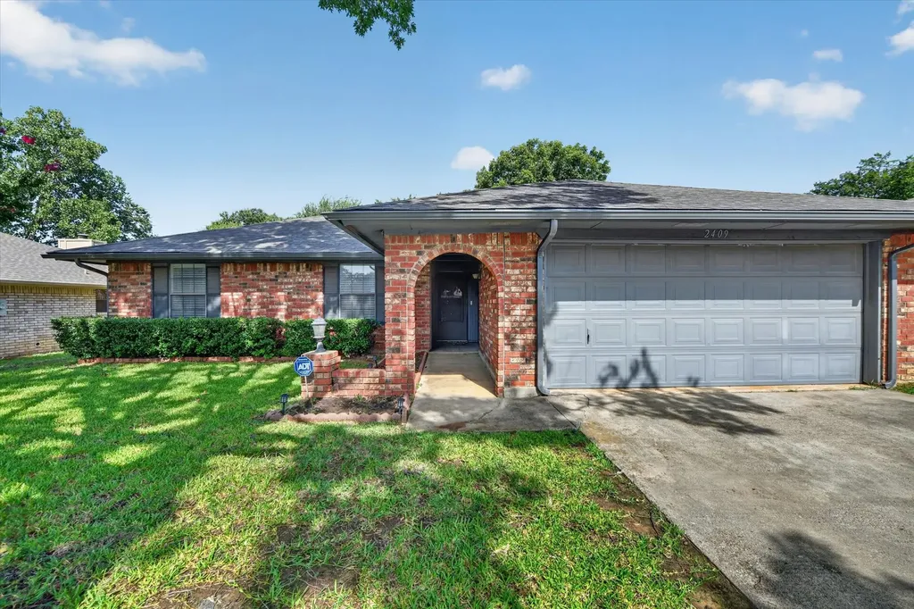 2409 Poppy Lane Euless TX 76039