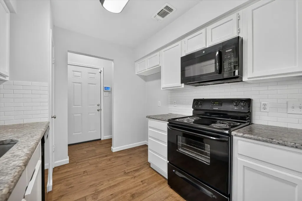 2409 Poppy Lane Euless TX 76039
