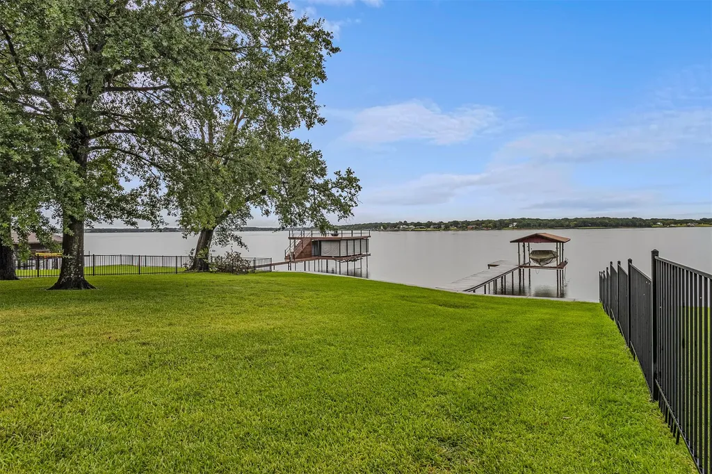 17 Shoreline Drive Star Harbor TX 75148