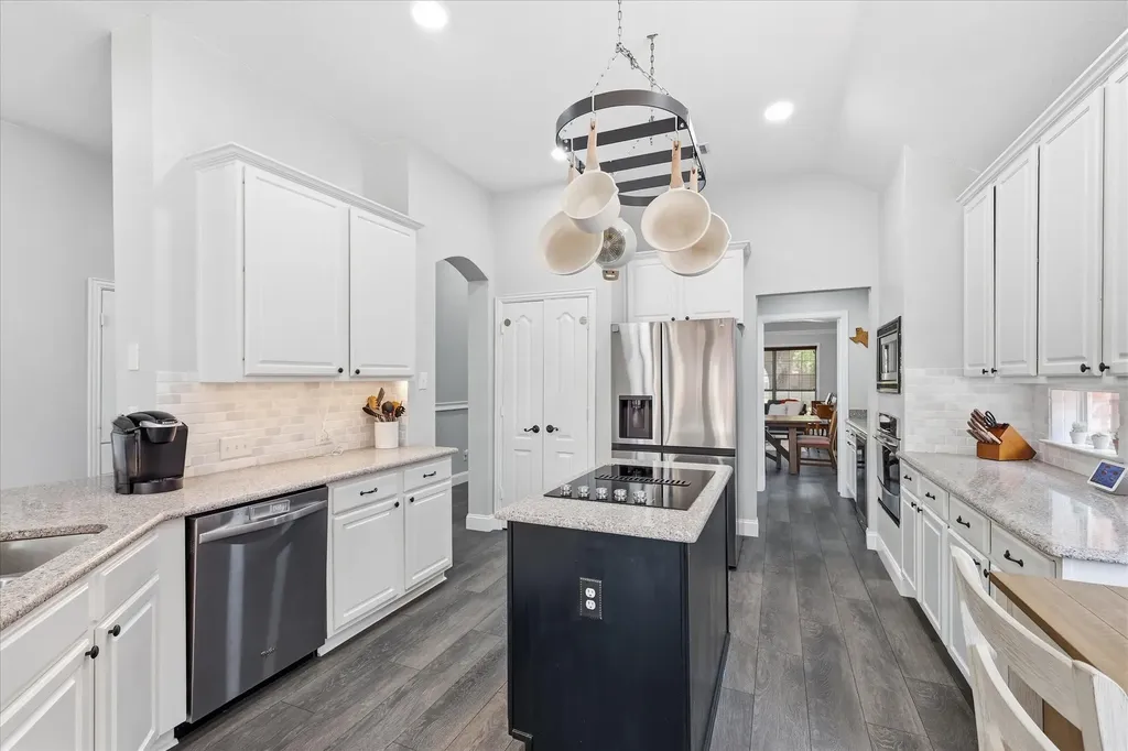 3704 Cottonwood Springs Drive The Colony TX 75056