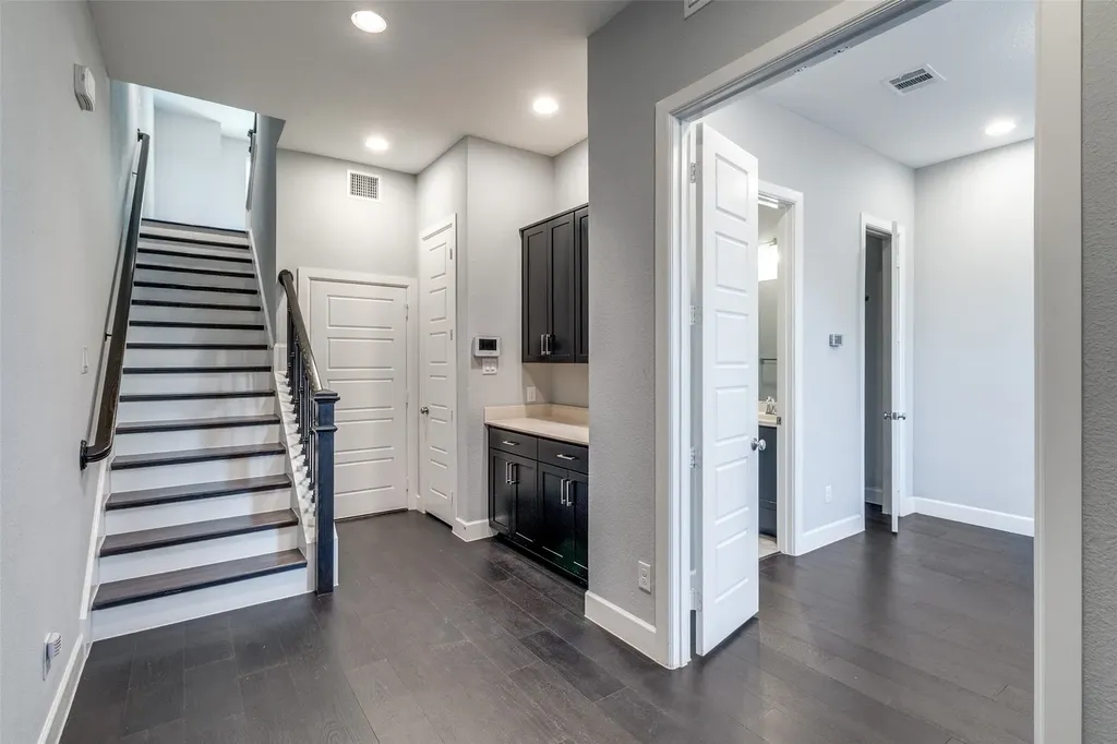 1348 Arch Place Dallas TX 75215