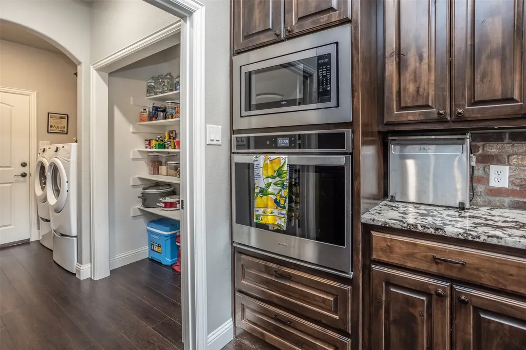 110 E Iriquois Drive Lake Kiowa TX 76240