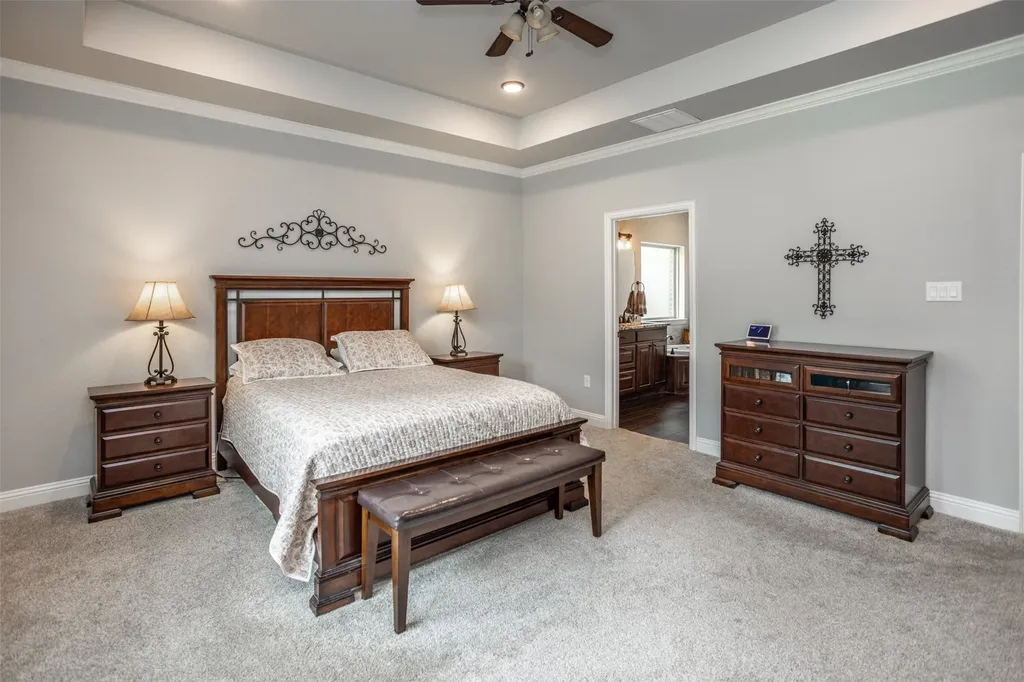 110 E Iriquois Drive Lake Kiowa TX 76240