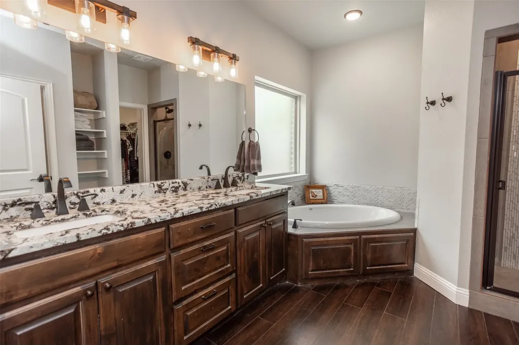 110 E Iriquois Drive Lake Kiowa TX 76240