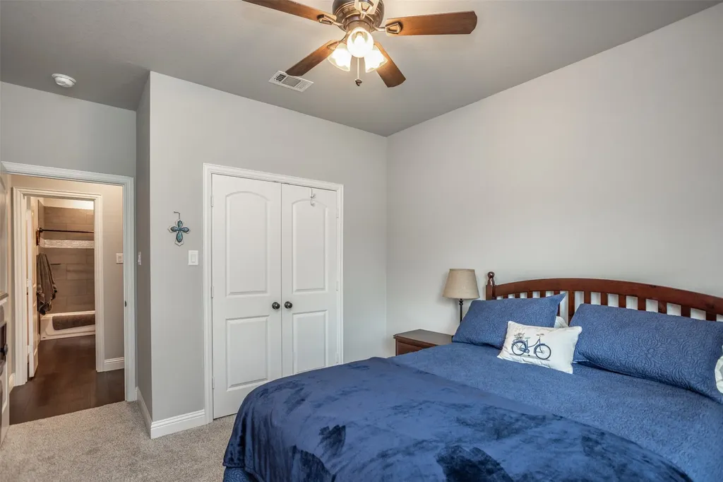110 E Iriquois Drive Lake Kiowa TX 76240