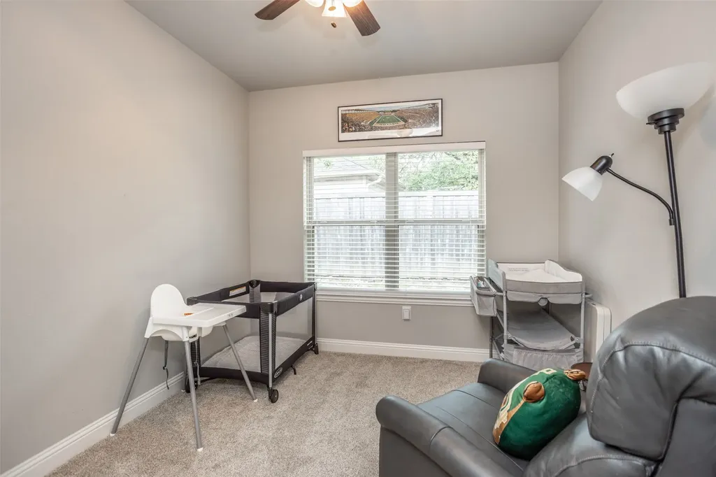 110 E Iriquois Drive Lake Kiowa TX 76240