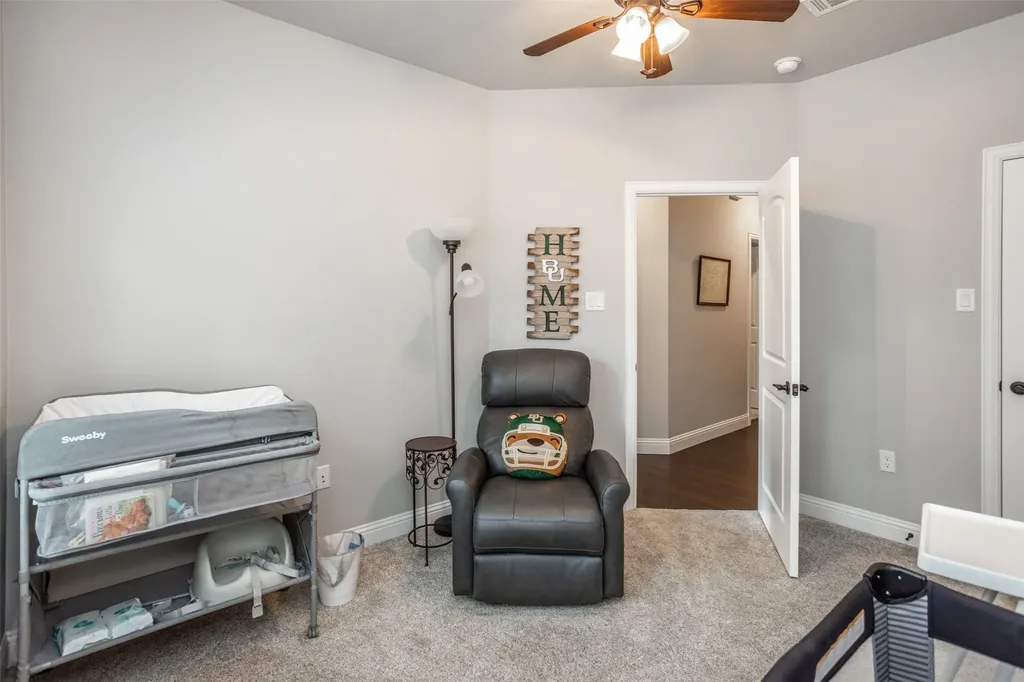 110 E Iriquois Drive Lake Kiowa TX 76240