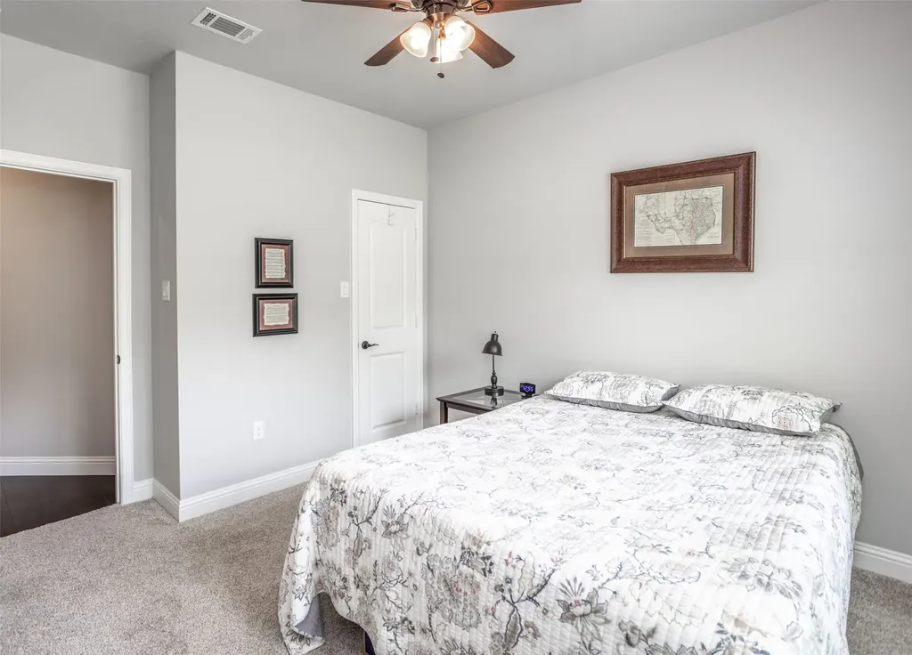 110 E Iriquois Drive Lake Kiowa TX 76240