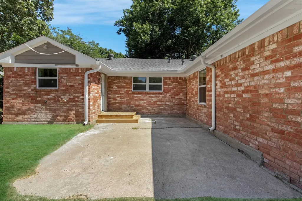 7358 Winnell Way North Richland Hills TX 76180