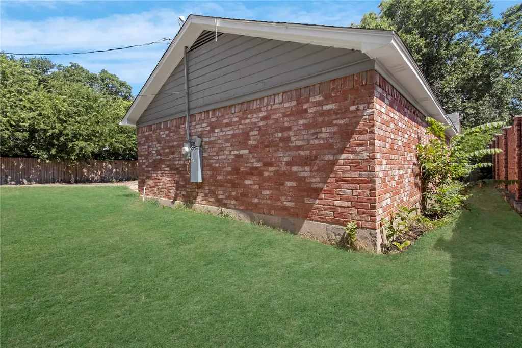 7358 Winnell Way North Richland Hills TX 76180