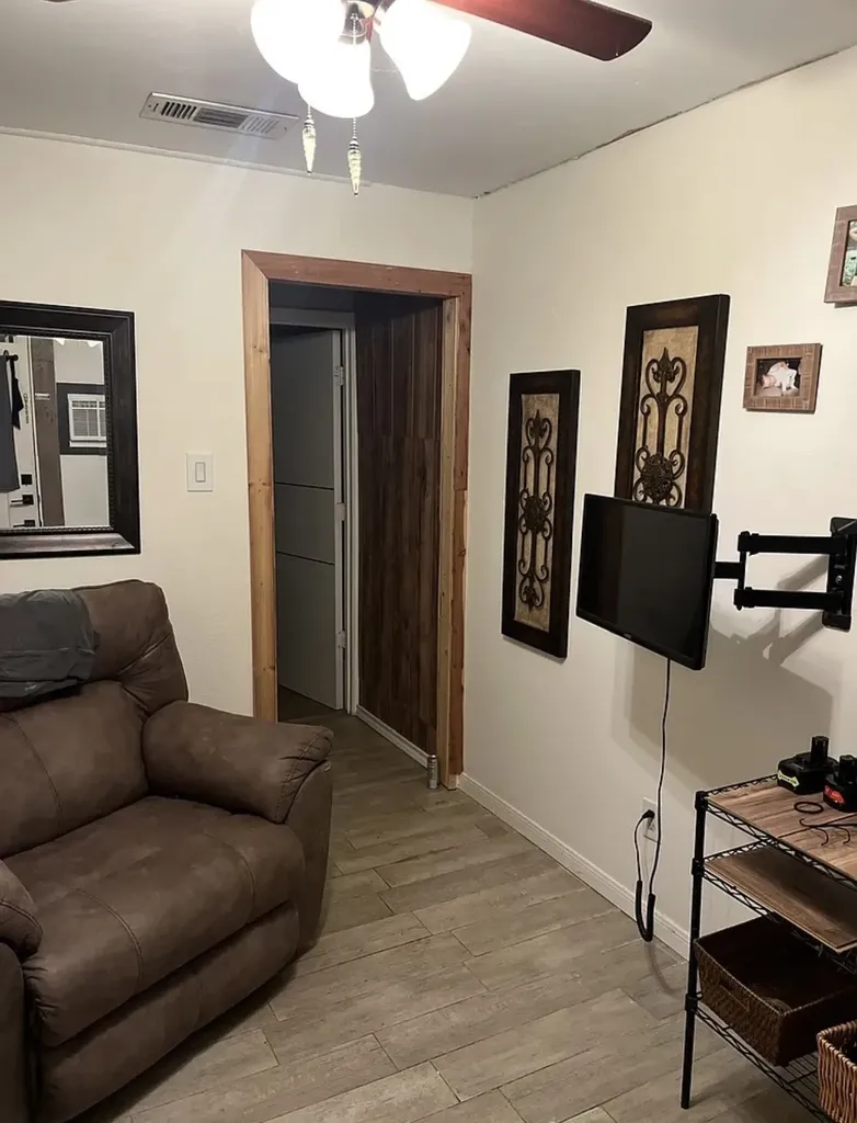 307 W Broadmore Avenue Wills Point TX 75169