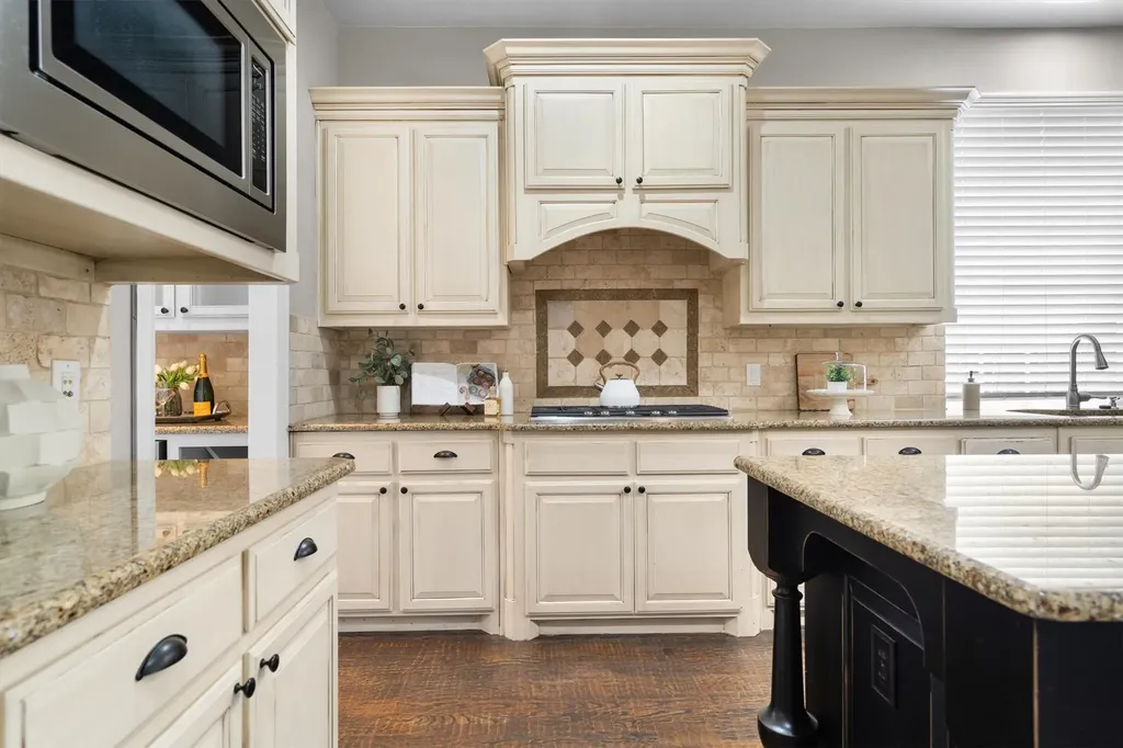 9161 Cedar Ridge Lantana TX 76226