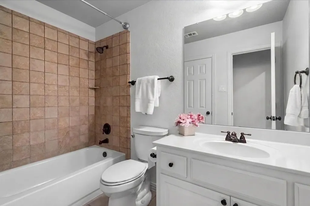9161 Cedar Ridge Lantana TX 76226